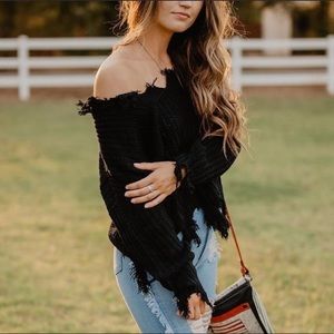 🔹New🔹Black Distressed Western Sweater